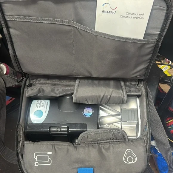 RESMED AIRSENSE 10 AUTOSET BLACK SLEEP APNEA MACHINE with CASE - Picture 2 of 10